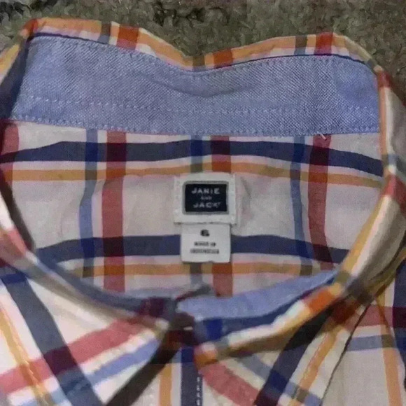 2 Janie and Jack Button Down Shirts size 6 one linen and one cotton - Picture 4 of 7